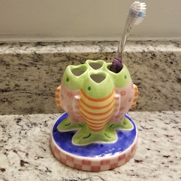 Bathroom Toothbrush Holder Fish - Picture 1 of 8